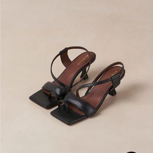 ALOHAS Asymmetrical Strap Sandals Sz 9